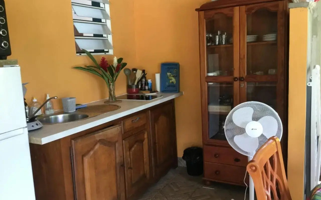 T2 avec piscine pour 2 à 4 personnes