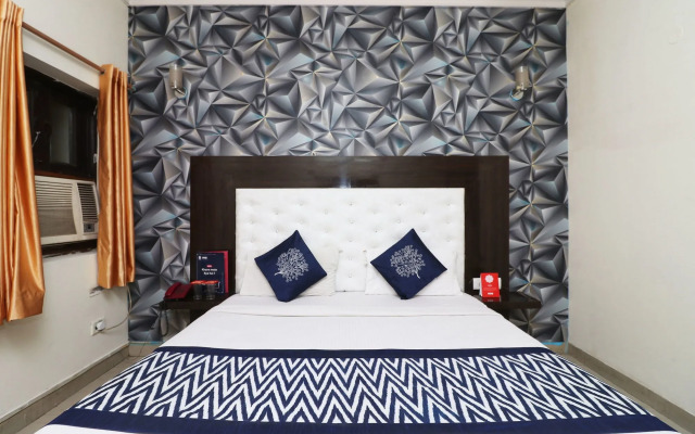 OYO 10381 Hotel Aerodrome Palace