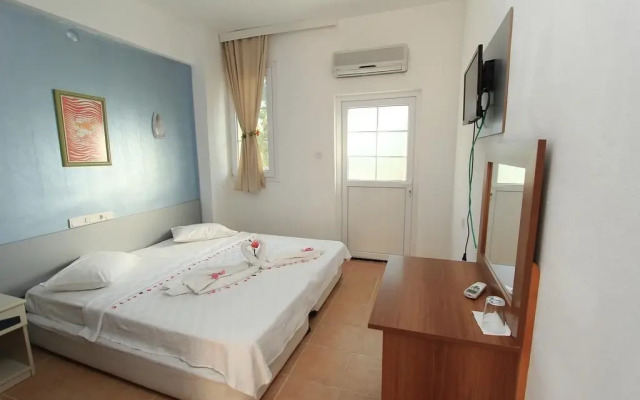 Petit Garden Hotel