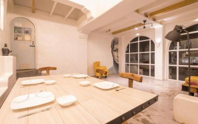 SaffronStays Casa Blanca