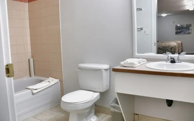 Western Budget Motel Plus Mosaic Suites