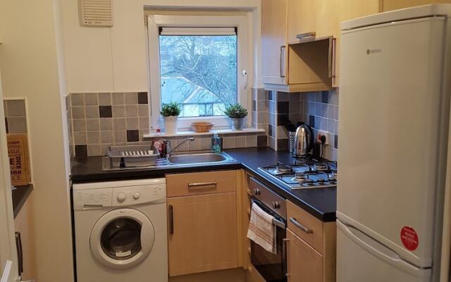 Bathgate Contractor and Business Apartment