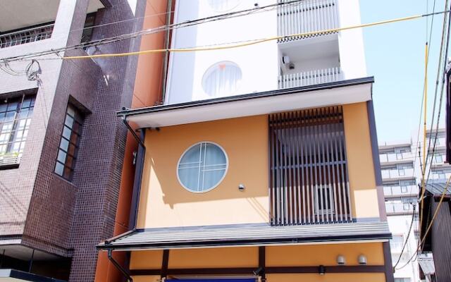 Matsuishi Shijo Karasuma Hostel