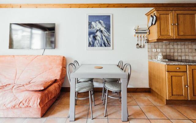 Cozy apartment with balcony 100 m from the Bettex gondola