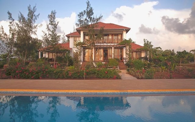 Villa Paradise ON THE Ocean