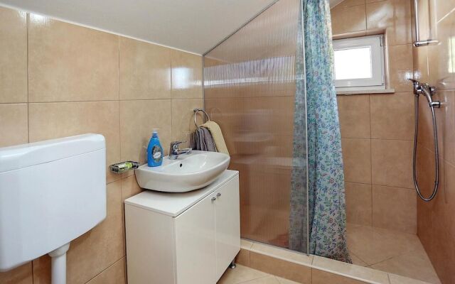 Beautiful Home in Pucisca With 3 Bedrooms and Wifi