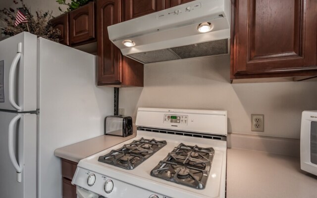 411alpinevillage100mtncb - Alpine Village Cabin #100