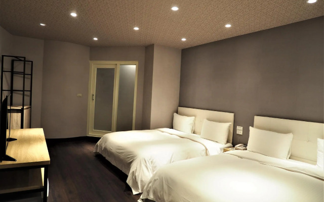 Day Chen Hotel