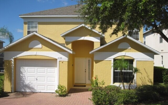 Private Pool ! 3 Bedroom Home by Redawning