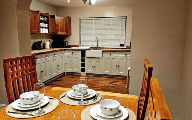 Seaside Bliss Retreat - 5 Bedroom House