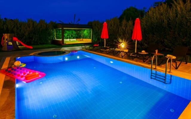Blue - 4 Bedroom Holiday Villa in Hisarönü
