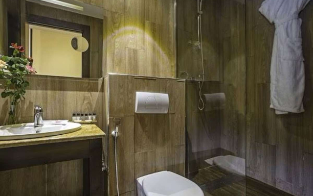hotel evasion by liberte