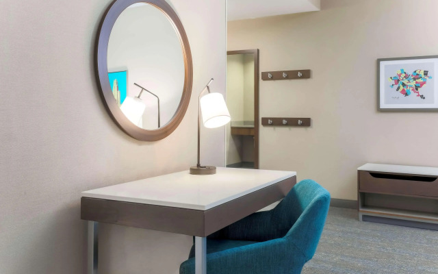 Hampton Inn & Suites Pittsburgh-Downtown
