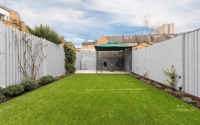 Gorgeous 5 Bed / Sleeps 10 - in Battersea Village