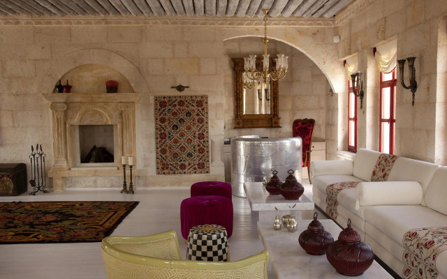 Hezen Cave Hotel
