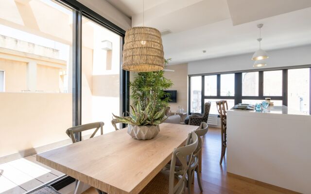 Chezmoihomes Plaza Nueva Penthouse