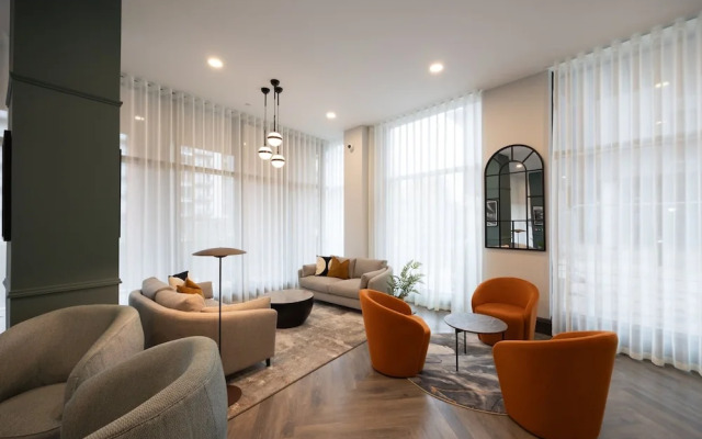 Alabaster Suite by Casacity