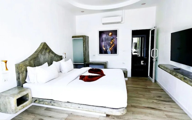 STARLAND Luxury Pool Villa Pattaya 8 Bedrooms