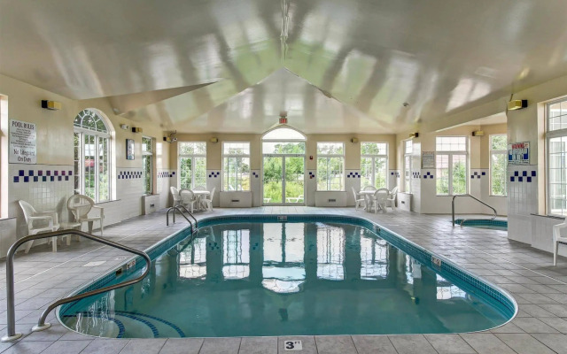 Motel 6 Medina, OH - Cleveland