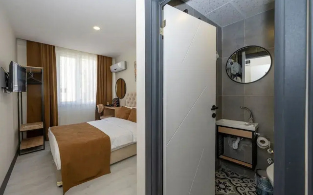 Glori̇a Ai̇rport Hotel