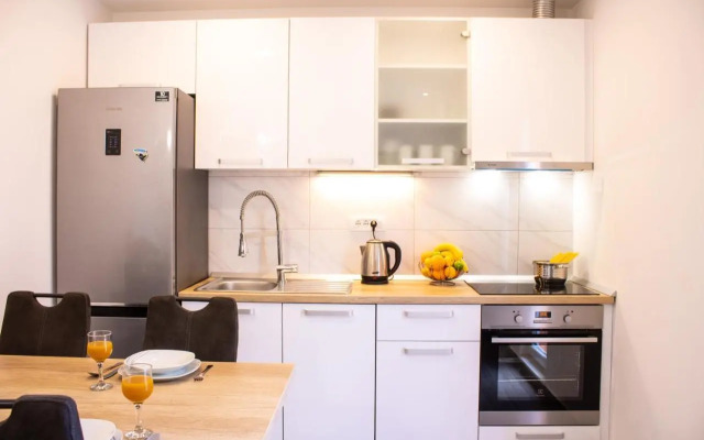 Julia's beautiful apartment for 6 with parking