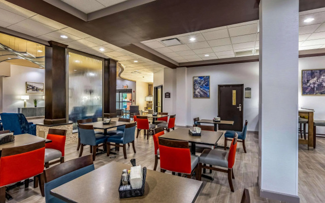 Comfort Suites