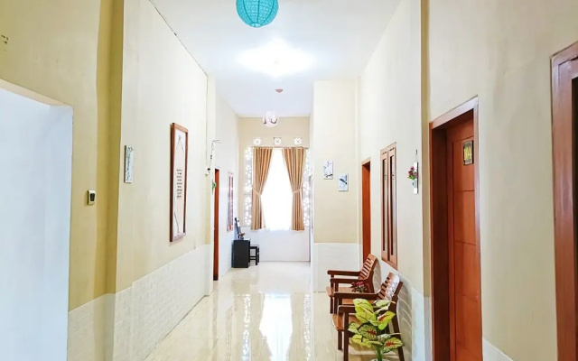 RedDoorz Syariah near Universitas 17 Agustus Banyuwangi