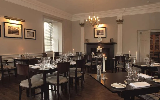 Macdonald Houstoun House