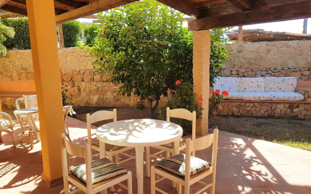 Attractive Holiday Home in Marinella with Balcony