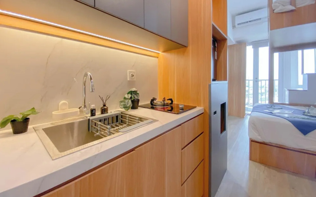 Simply Look and Restful Studio at Tokyo Riverside PIK 2 Apartment – Guest Rooms – Jakarta