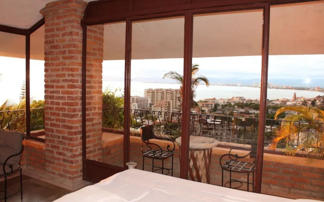 Villa Las Palmeras Gay Hotel