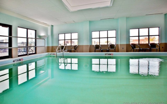 Holiday Inn Lafayette-City Centre by IHG