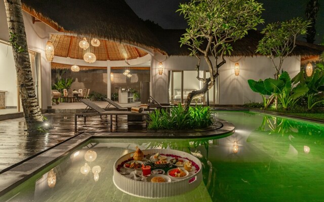 Brand new Luxury 3BR villa Ethnic Ubud 1