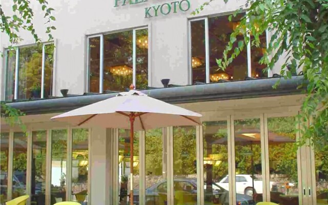 The Palace Side Hotel