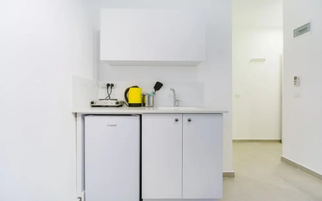 Beta Studios ApartHotel