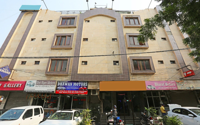Roomshala 100 Hotel Anand - karol Bagh