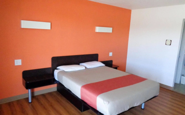 Motel 6 Dumas, TX