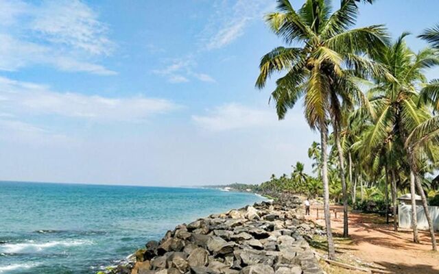 Fabhotel Wateredge Beach Resort