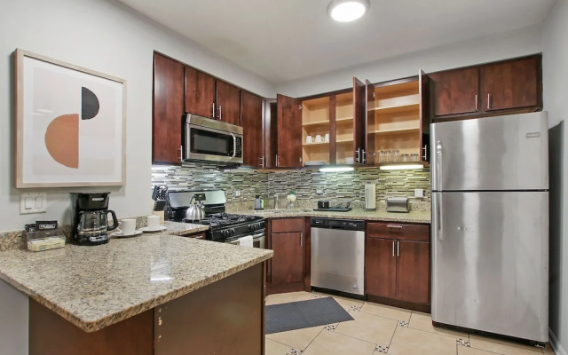 Cozy 2BR Apt - Sunnyside 2E