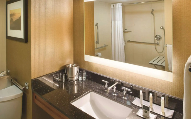DoubleTree by Hilton Seattle Airport