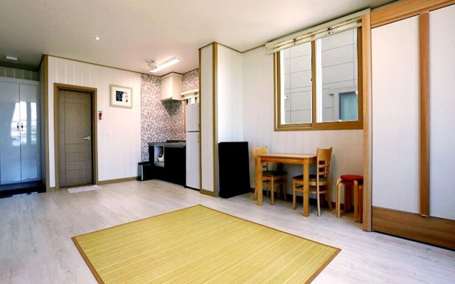 Tongyeong Cobalt Blue Pension