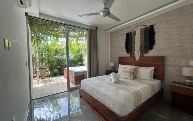 Dune Luxury Condos - Suite w Private Terrace
