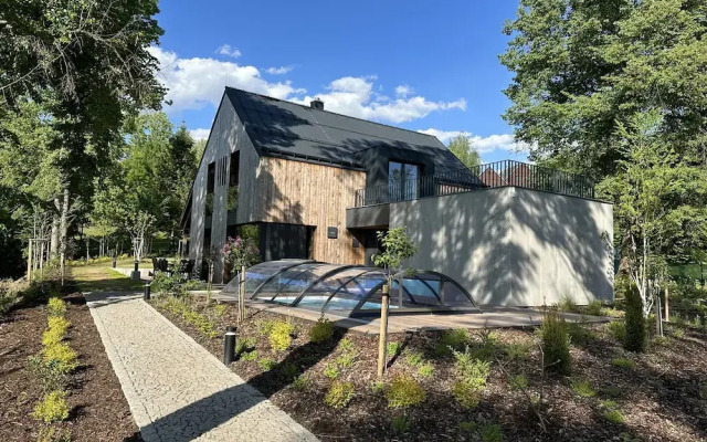 Villa With Fireplace in Cerny Dul
