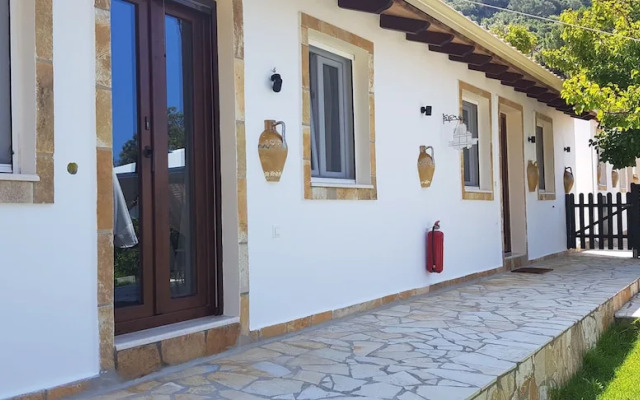 Elena's Seaside Holiday House