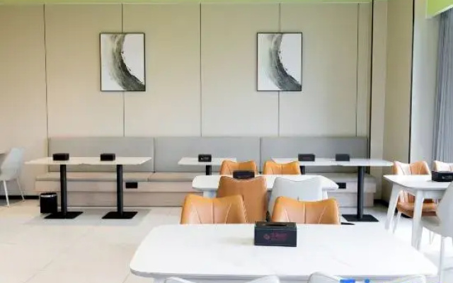 Shell Hotel (Huaibei Normal University Binhu Campus Branch)