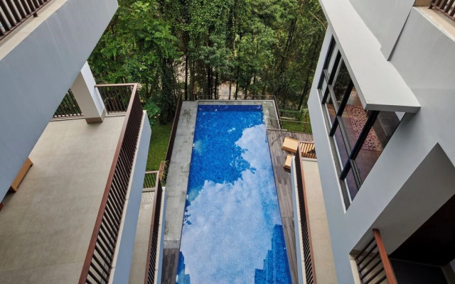 Radiance Hill View 10BR Villa with a Private heated swimming Pool