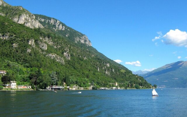 Sumptuous and panoramic Lake Como villa.