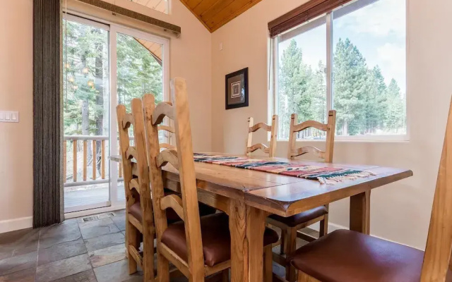 Mammoth Gateway Village 11