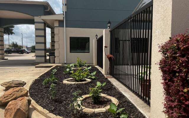 Super 8 by Wyndham Pasadena