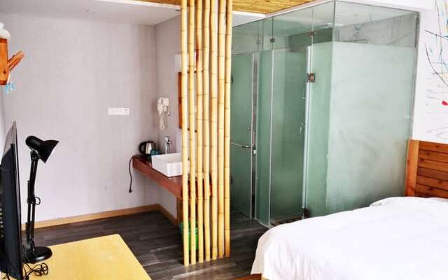 Bajie Youth Hostel National Forest Park